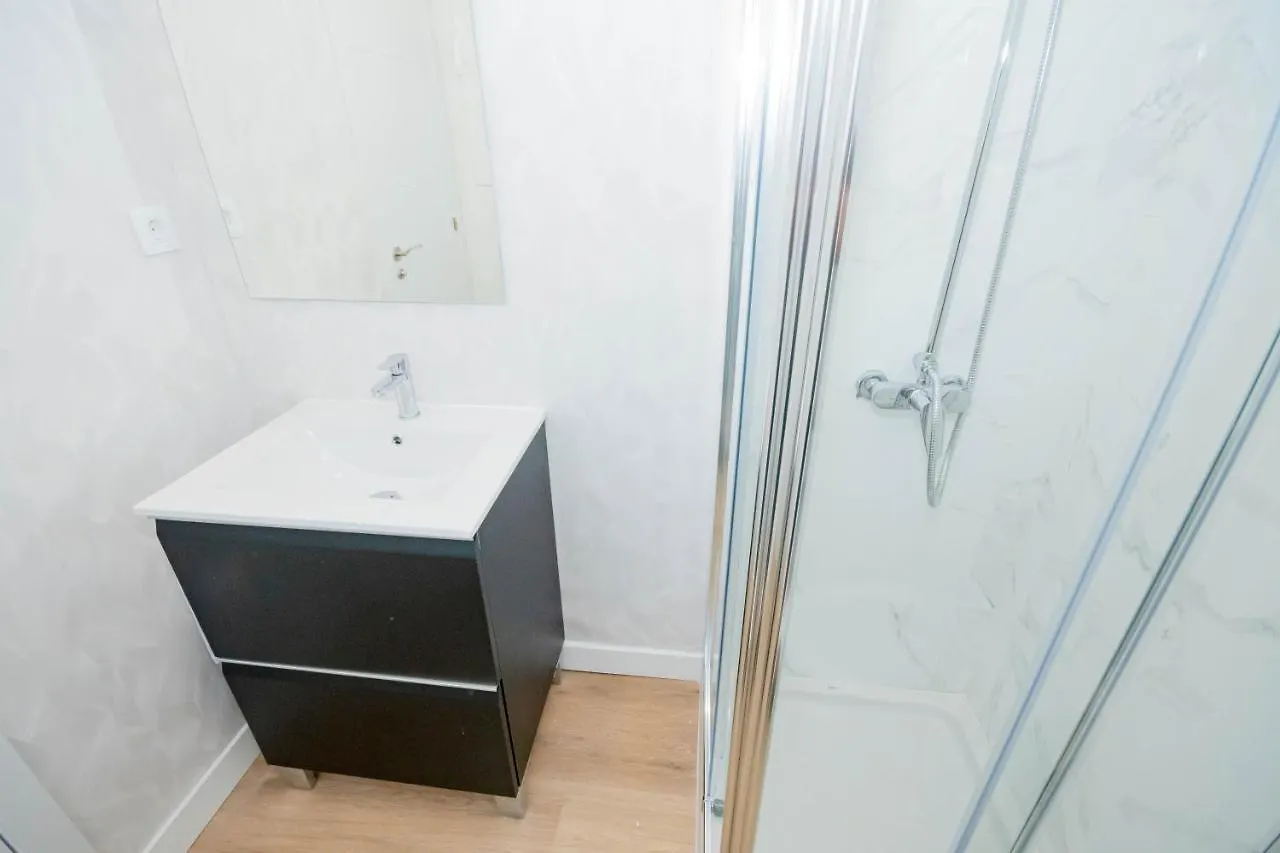 For You Rentals Cozy And Charming 3-Bedroom Apartment Temporal In Madrid Asr18 Spain