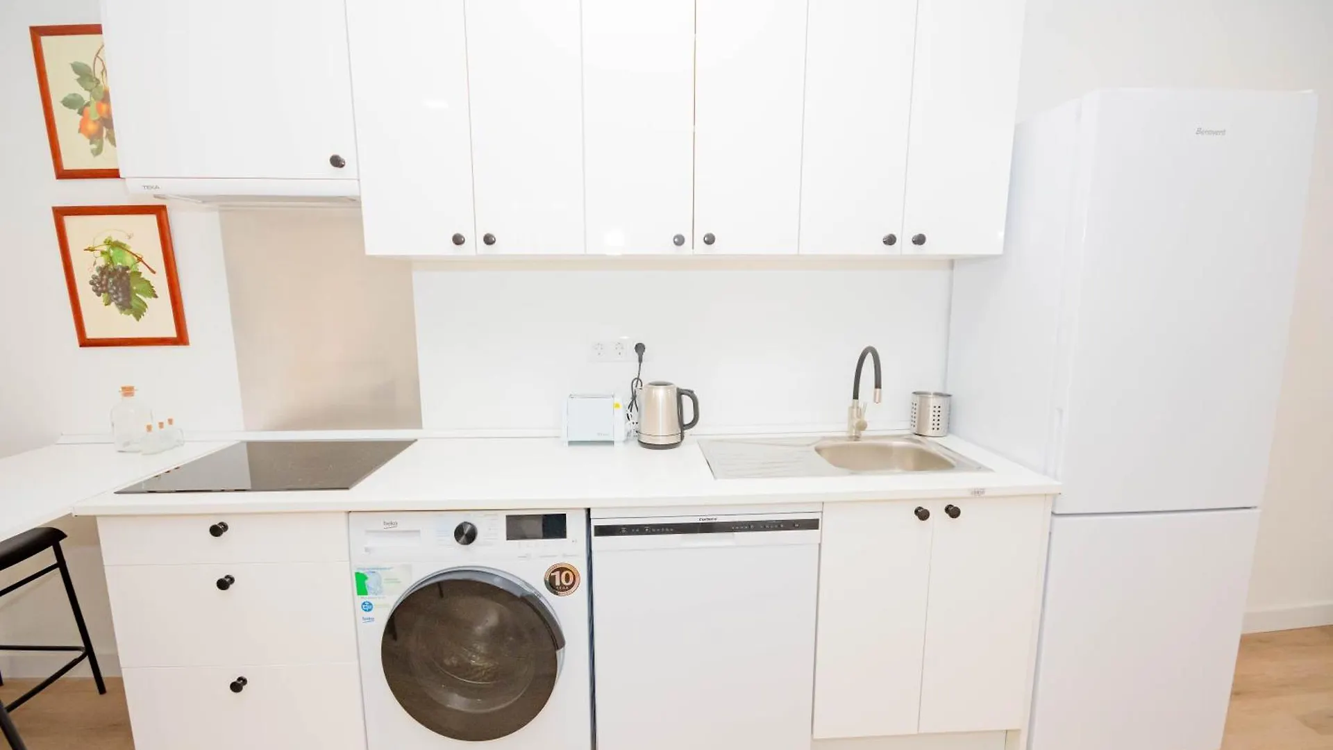 For You Rentals Cozy And Charming 3-Bedroom Apartment Temporal In Madrid Asr18 Spain
